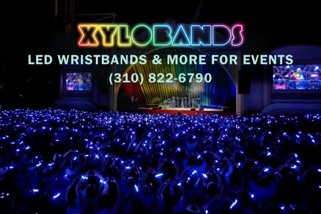 custom-light-up-wristbands-for-events
